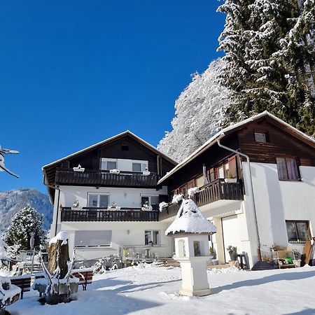 Ferienhaus Burgblick Treffen Esterno foto