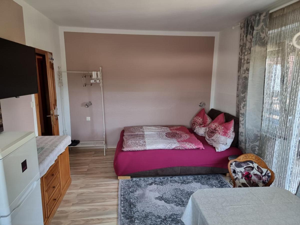 Ferienhaus Burgblick Treffen Esterno foto