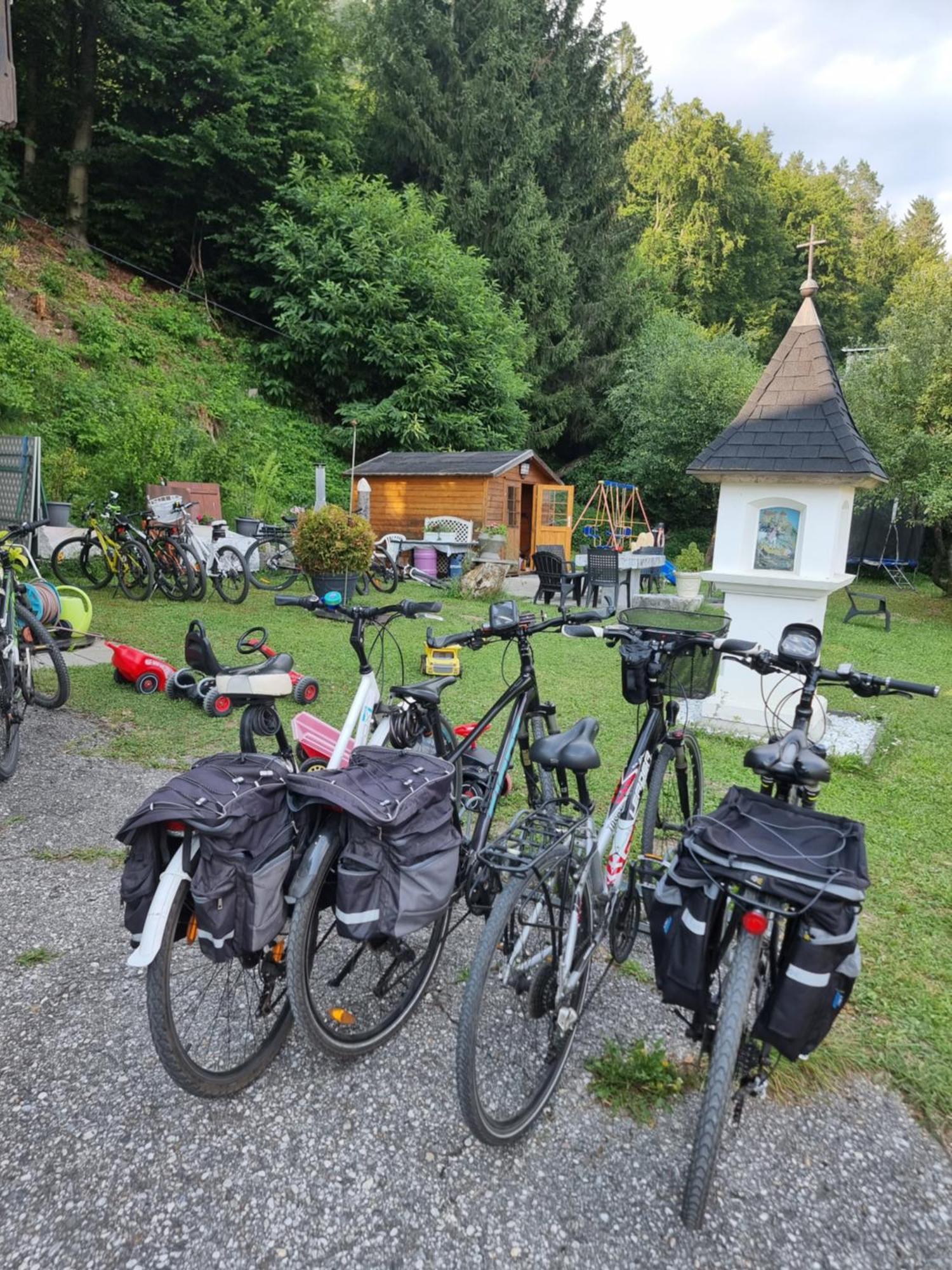 Ferienhaus Burgblick Treffen Esterno foto