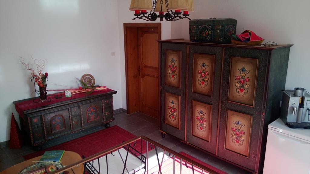 Ferienhaus Burgblick Treffen Esterno foto